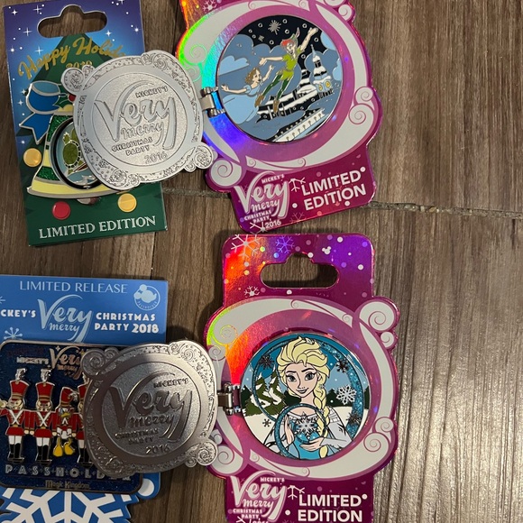 Disney Limited Edition Pin Set - Picture 3 of 14
